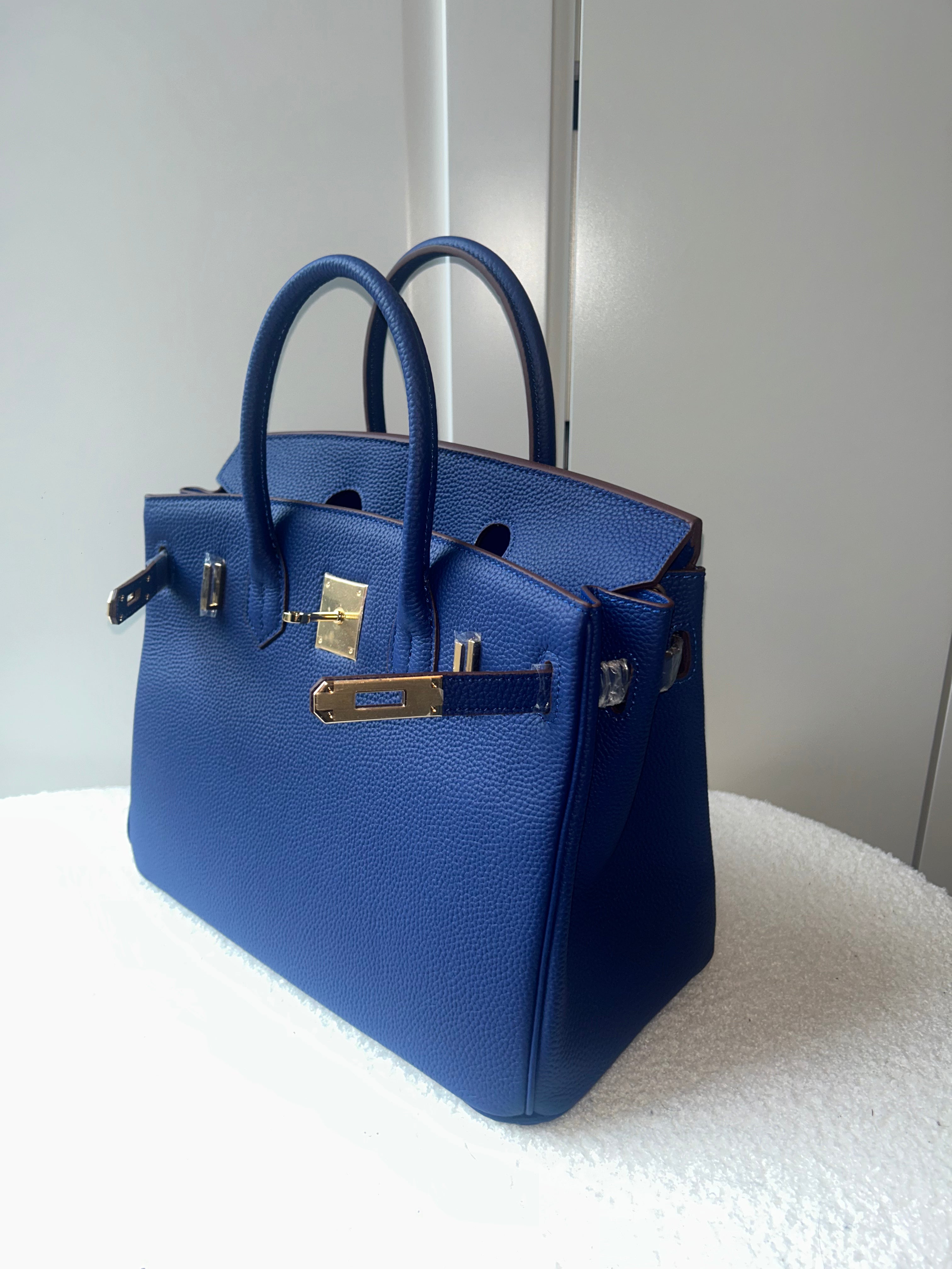 Mayna blue